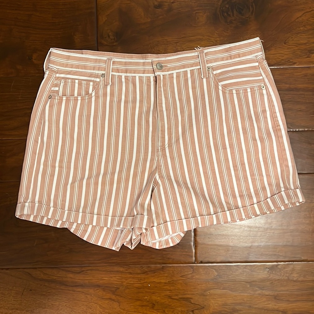 American Eagle Pink & White Striped Shorts